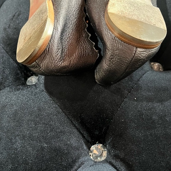 Chloe Shimmering Silver Scalloped Flats - Picture 10 of 14